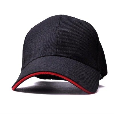 [ノーブランド品] ツバライン入り シンプル 無地 コットンキャップ (黒+赤ツバ)